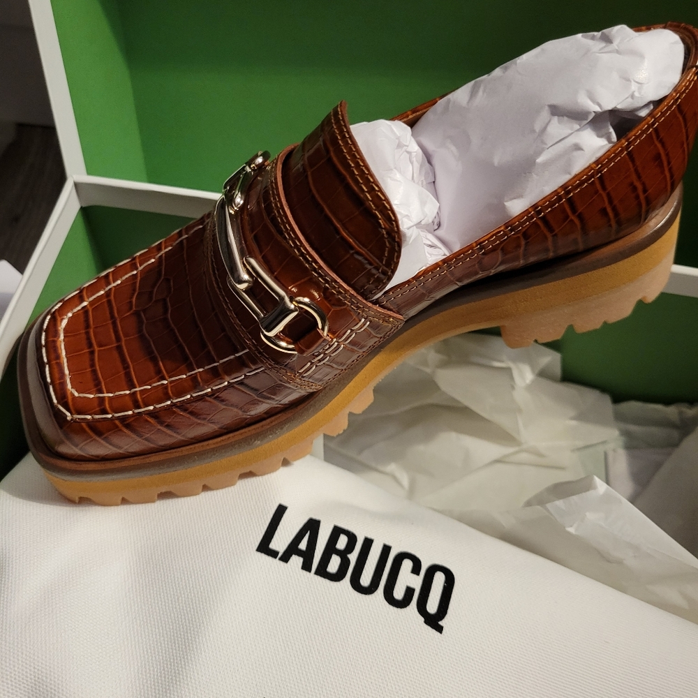 Labucq Women Mika Extra Tan Loafer size 6